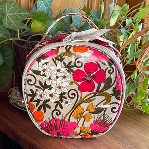 Vintage Vera Bradley travel cosmetic/accessory case excellent condition